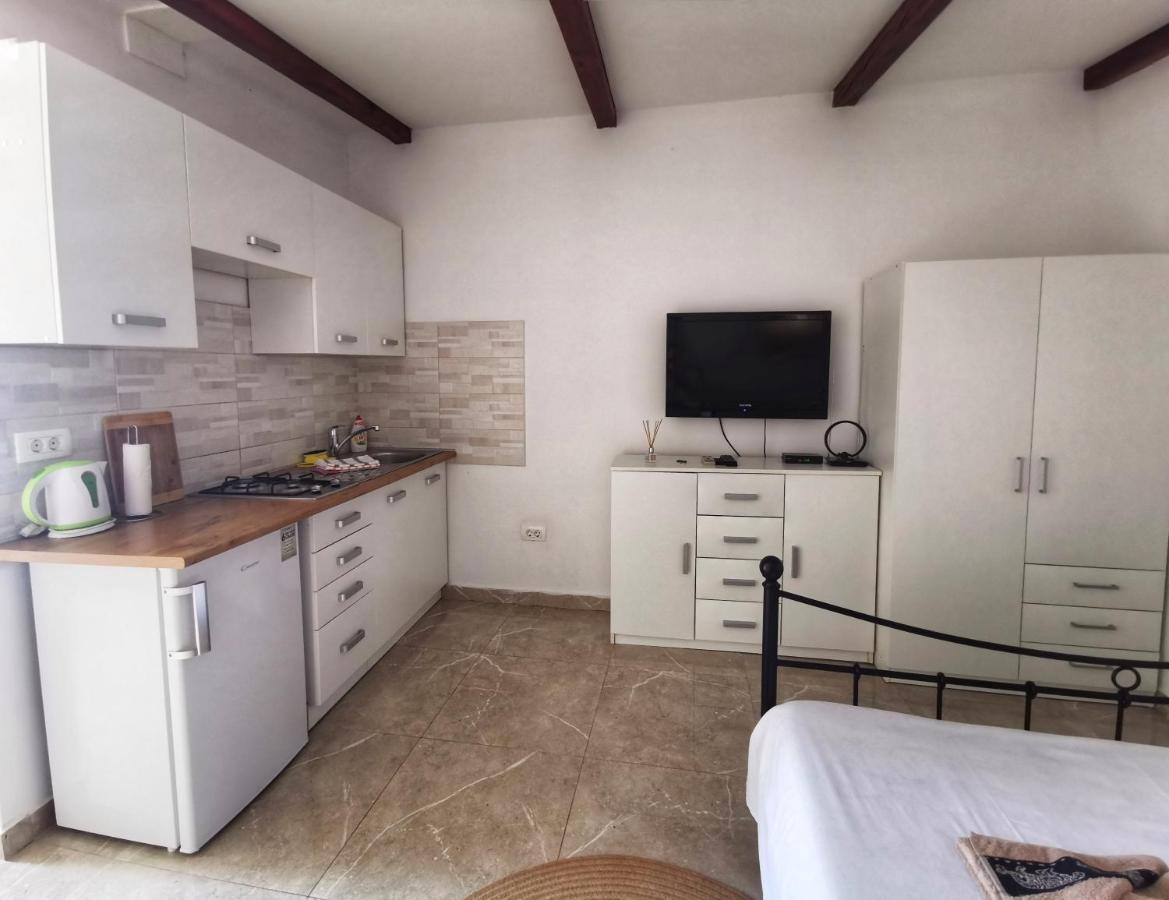 Studio With Character Пула Екстер'єр фото